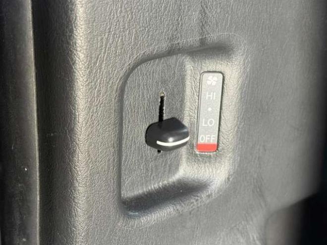 ハイエースバン3.0 スーパーGL ダークプライム ロングボディ ディーゼルターボ 4WD　本州車　4WD　3.0ディーゼルターボ　ダークプライム　新品タイミングベルト/ウォーターポンプ交換込　DELF&NASCARホワイトレタータイヤ　バックカメラ　本革巻黒木目ハンドル　メッキグリル　LEDヘッドライト ETC 3000