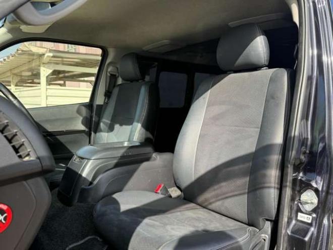 ハイエースバン3.0 スーパーGL ダークプライム ロングボディ ディーゼルターボ 4WD　本州車　4WD　3.0ディーゼルターボ　ダークプライム　新品タイミングベルト/ウォーターポンプ交換込　DELF&NASCARホワイトレタータイヤ　バックカメラ　本革巻黒木目ハンドル　メッキグリル　LEDヘッドライト ETC 3000