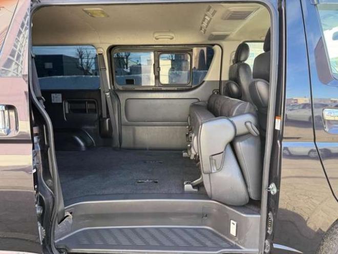 ハイエースバン3.0 スーパーGL ダークプライム ロングボディ ディーゼルターボ 4WD　本州車　4WD　3.0ディーゼルターボ　ダークプライム　新品タイミングベルト/ウォーターポンプ交換込　DELF&NASCARホワイトレタータイヤ　バックカメラ　本革巻黒木目ハンドル　メッキグリル　LEDヘッドライト ETC 3000