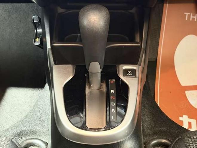 フィット1.3 13G Fパッケージ 4WD　防錆塗装4WDスマキーナビETC 1300