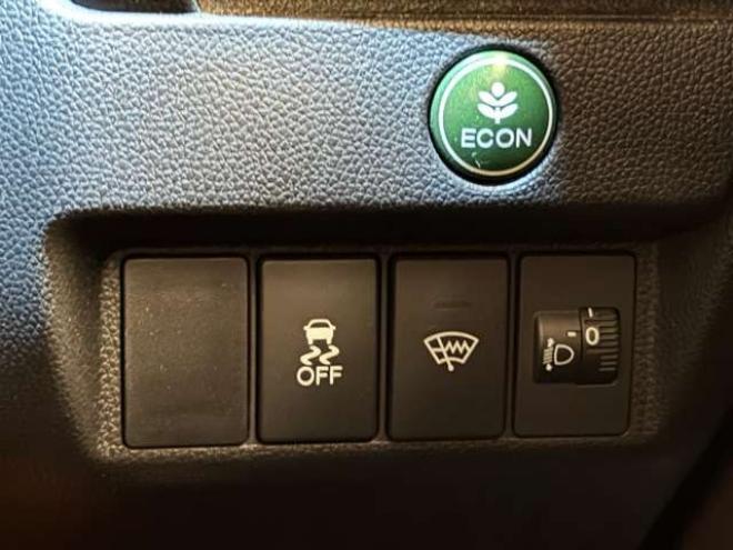 フィット1.3 13G Fパッケージ 4WD　防錆塗装4WDスマキーナビETC 1300