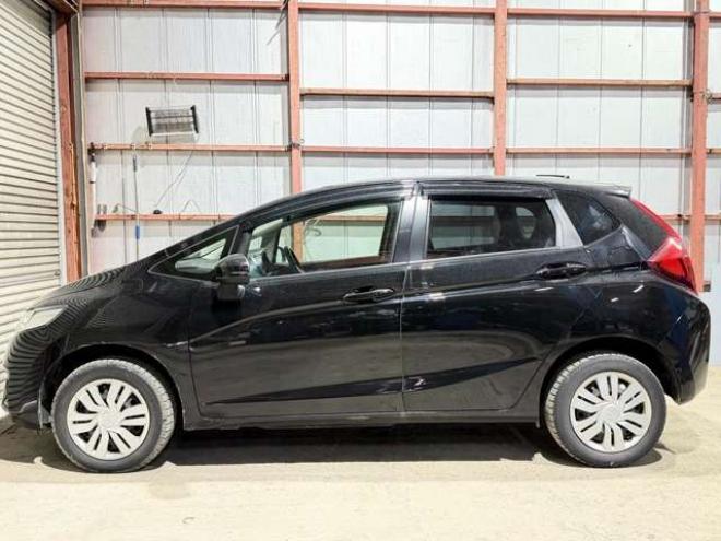 フィット1.3 13G Fパッケージ 4WD　防錆塗装4WDスマキーナビETC 1300