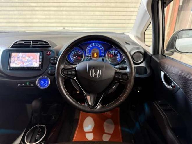 フィットシャトルハイブリッド1.3 スマートセレクション ファインライン　防錆塗装TVナビBカメETC 2WD 1300