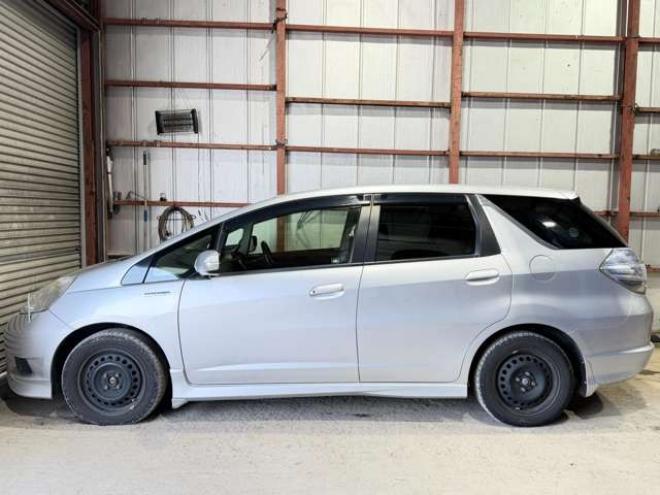 フィットシャトルハイブリッド1.3 スマートセレクション ファインライン　防錆塗装TVナビBカメETC 2WD 1300