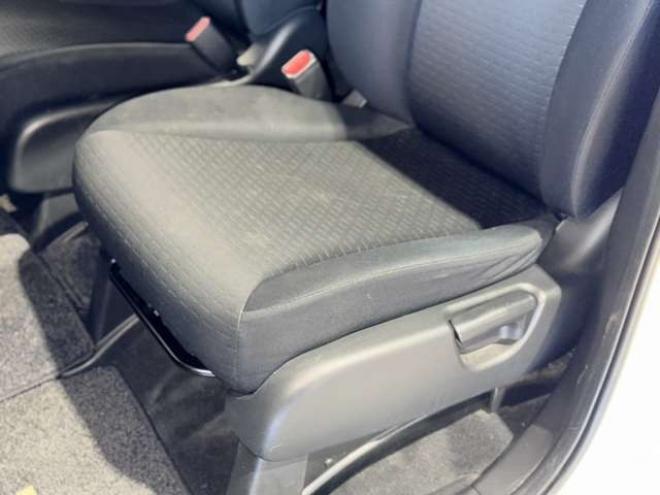 フリードスパイク1.5 G ジャストセレクション 4WD　防錆塗装4WDTVナビBカメ 1500