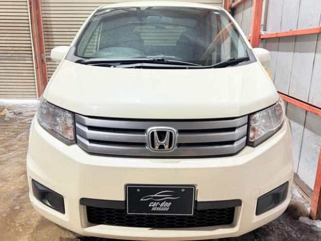 フリードスパイク1.5 G ジャストセレクション 4WD　防錆塗装4WDTVナビBカメ 1500