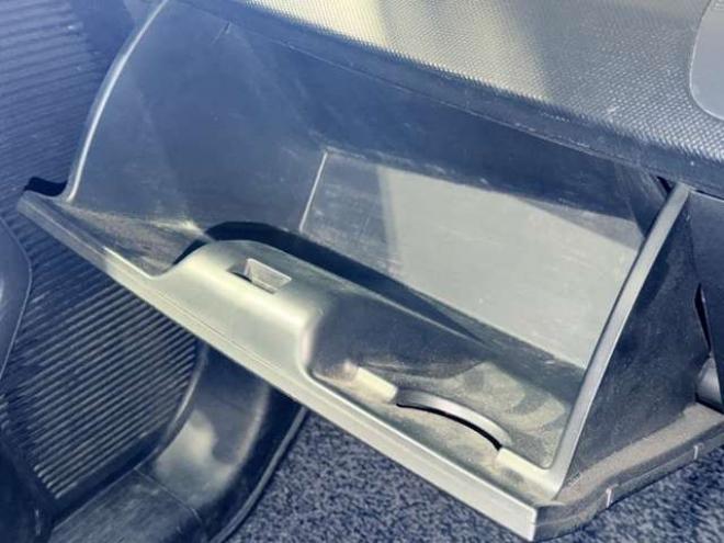 フリードスパイク1.5 G ジャストセレクション 4WD　防錆塗装4WDTVナビBカメ 1500