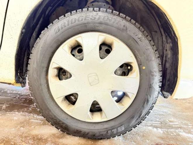 フリードスパイク1.5 G ジャストセレクション 4WD　防錆塗装4WDTVナビBカメ 1500