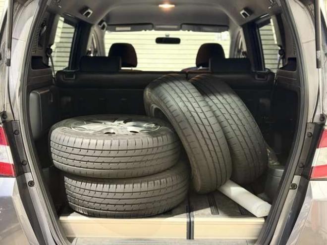 フリードスパイク1.5 G ジャストセレクション 4WD　防錆塗装4WDTVナビBカメエンスタETC夏冬タイヤ 1500