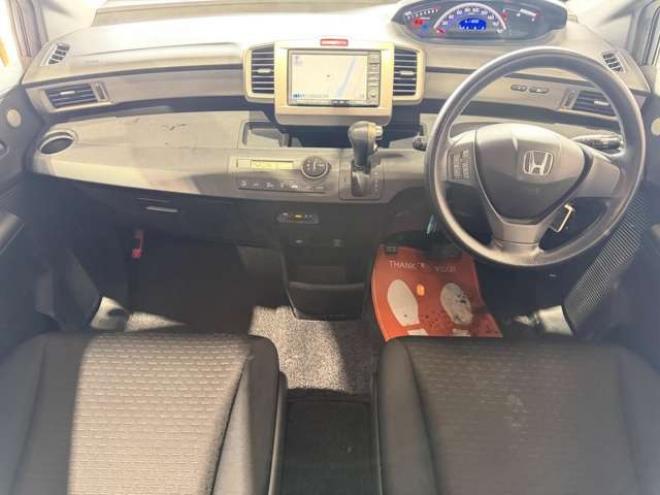 フリードスパイク1.5 G ジャストセレクション 4WD　防錆塗装4WDTVナビBカメエンスタETC夏冬タイヤ 1500