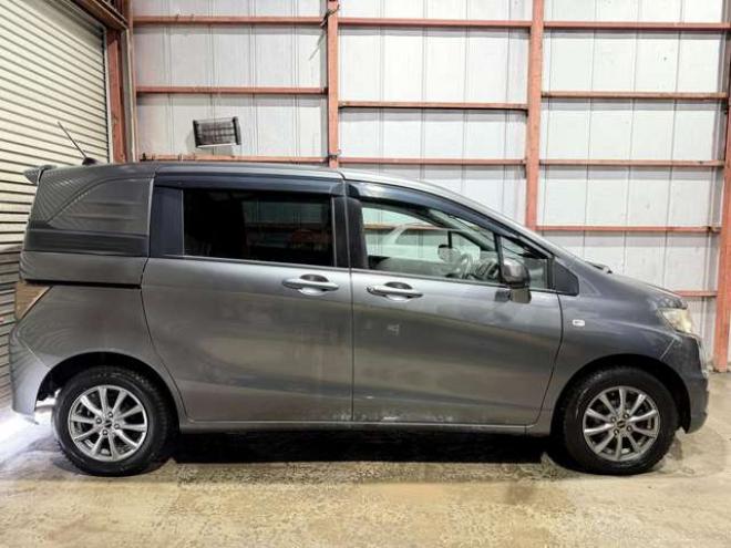 フリードスパイク1.5 G ジャストセレクション 4WD　防錆塗装4WDTVナビBカメエンスタETC夏冬タイヤ 1500