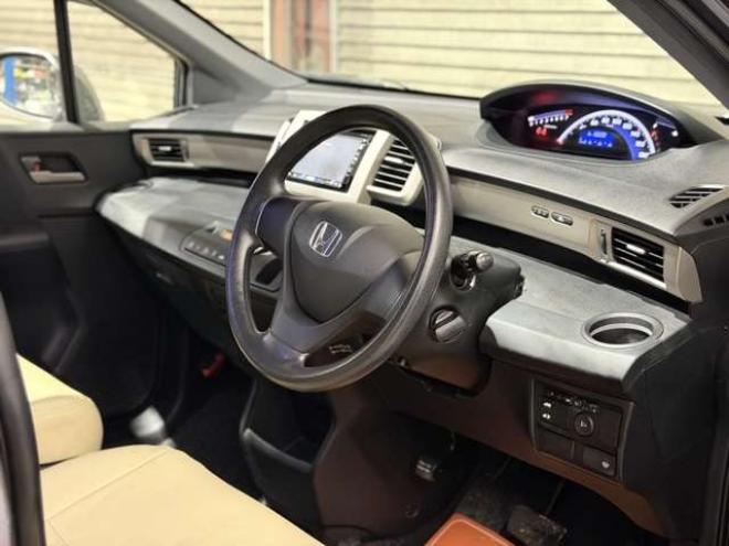 フリードスパイク1.5 G ジャストセレクション 4WD　防錆塗装4WDナビBカメETC 1500