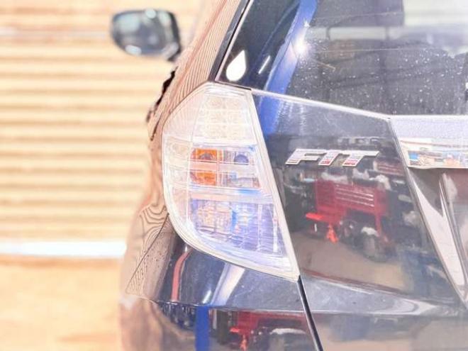 フィットハイブリッド1.3　防錆塗装キーレスCDETC 2WD 1300