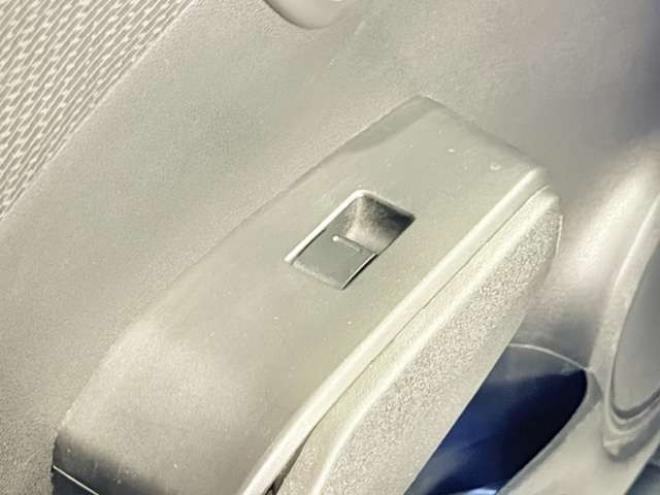 フィットハイブリッド1.3　防錆塗装キーレスCDETC 2WD 1300