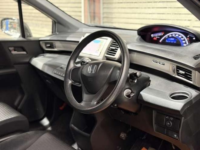 フリードスパイク1.5 G ジャストセレクション 4WD　防錆塗装4WDキーレスTVナビ 1500