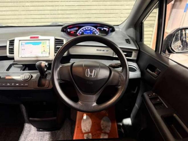 フリードスパイク1.5 G ジャストセレクション 4WD　防錆塗装4WDキーレスTVナビ 1500