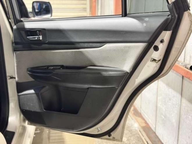 レガシィワゴン2.5 i アイサイト スポーツセレクション 4WD　防錆塗装4WDTVナビBカメETC 2500