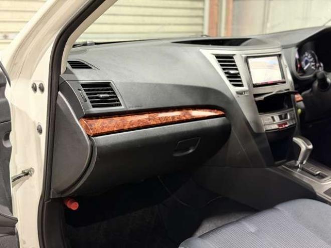 レガシィワゴン2.5 i Lパッケージ リミテッド 4WD　防錆塗装4WDTVナビBカメETC夏冬タイヤ 2500