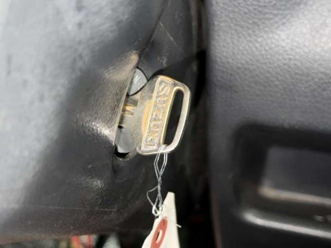 キャリーKC 3方開 4WD　全塗装車防錆塗装4WD 660