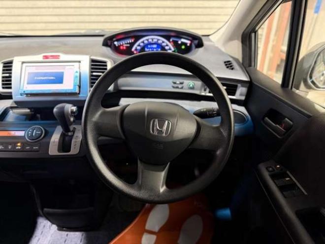 フリード1.5 G ジャストセレクション 4WD　防錆塗装4WDTVナビBカメエンスタETC夏冬タイヤ 1500