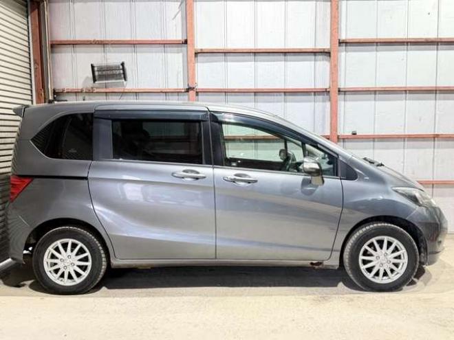 フリード1.5 G ジャストセレクション 4WD　防錆塗装4WDTVナビBカメエンスタETC夏冬タイヤ 1500