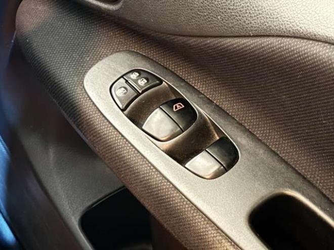 セレナ2.0 ハイウェイスター Vセレクション+Safety アドバンストセーフティ パッケージ 4WD　防錆塗装4WDTVナビBカメETC夏冬タイヤ 2000