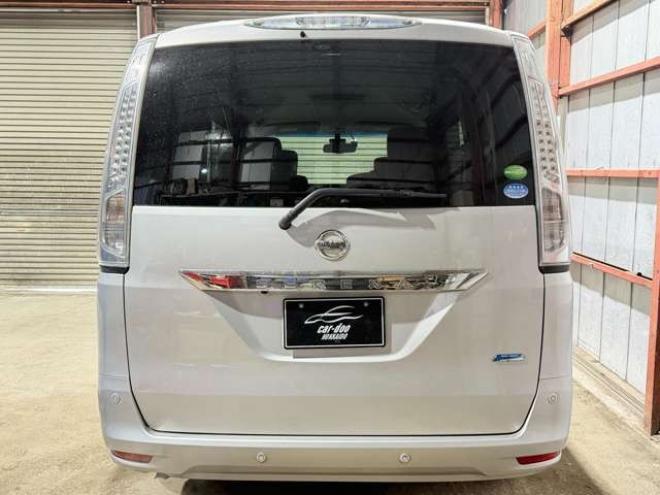 セレナ2.0 20X 4WD　防錆塗装4WDTVナビBカメETC後席モニタ 2000