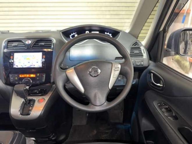 セレナ2.0 20X 4WD　防錆塗装4WDTVナビBカメETC後席モニタ 2000