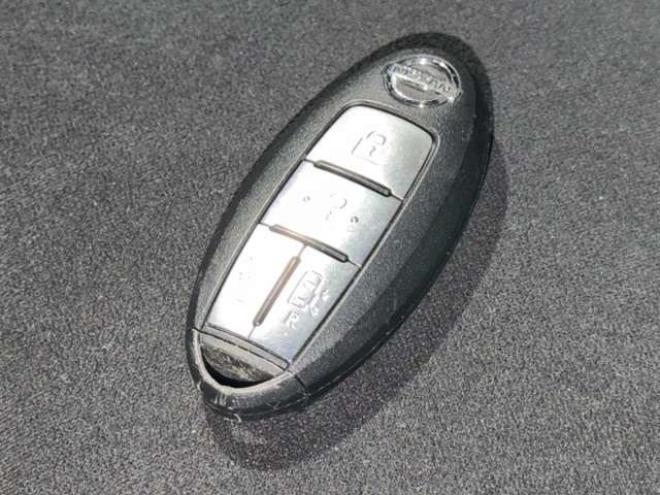 セレナ2.0 20X 4WD　防錆塗装4WDTVナビBカメETC後席モニタ 2000