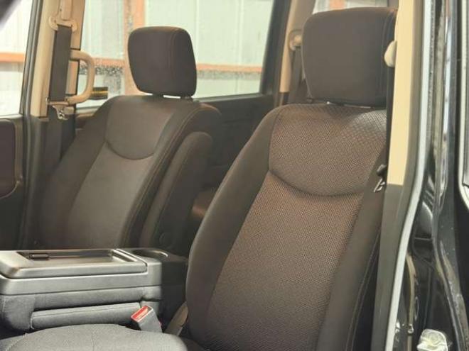 セレナ2.0 ハイウェイスター 4WD　防錆塗装4WDTVナビBカメ 2000