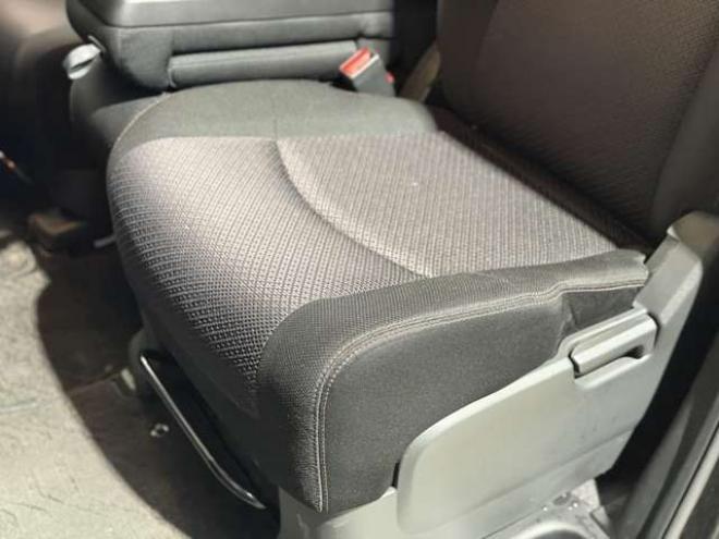 セレナ2.0 ハイウェイスター 4WD　防錆塗装4WDTVナビBカメ 2000