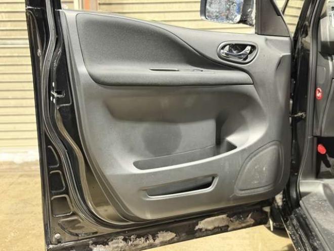 セレナ2.0 ハイウェイスター 4WD　防錆塗装4WDTVナビBカメ 2000