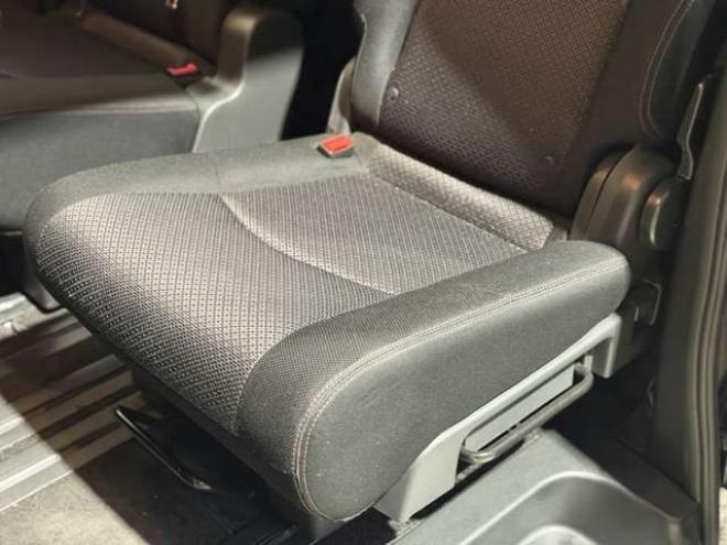 セレナ2.0 ハイウェイスター 4WD　防錆塗装4WDTVナビBカメ 2000