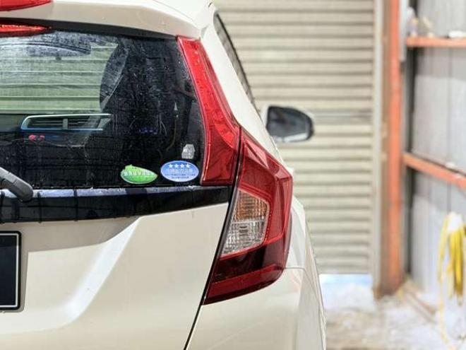 フィット1.3 13G Fパッケージ 4WD　防錆塗装4WDスマキーCD 1300