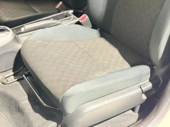 フィット1.3 13G Fパッケージ 4WD　防錆塗装4WDスマキーCD 1300