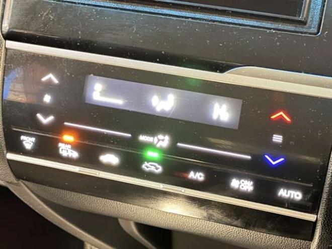 フィット1.3 13G Fパッケージ 4WD　防錆塗装4WDスマキーCD 1300