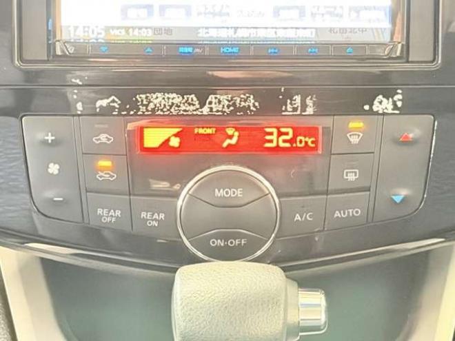 セレナ2.0 20S 4WD　防錆塗装4WDキーレスTVナビBカメ夏冬タイヤETC 2000