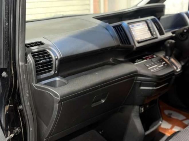 ステップワゴン2.0 スパーダ Z 4WD　防錆塗装4WDTVナビBカメエンスタ 2000