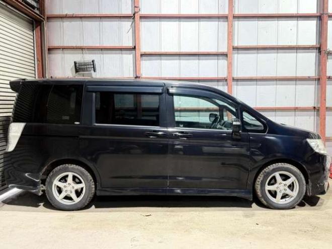 ステップワゴン2.0 スパーダ Z 4WD　防錆塗装4WDTVナビBカメエンスタ 2000