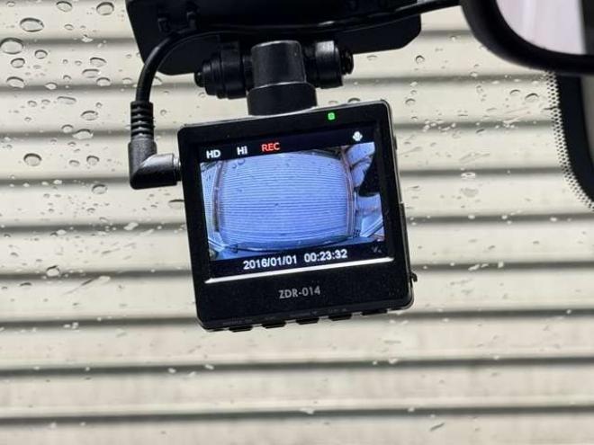 セレナ2.0 20X Vセレクション+Safety 4WD　防錆塗装4WDTVナビBカメETCエンスタ夏冬タイヤ 2000