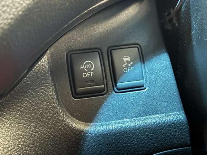 セレナ2.0 20X Vセレクション+Safety 4WD　防錆塗装4WDTVナビBカメETCエンスタ夏冬タイヤ 2000