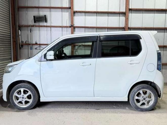 ワゴンRスティングレー X 4WD　防錆塗装4WDTVナビ 660