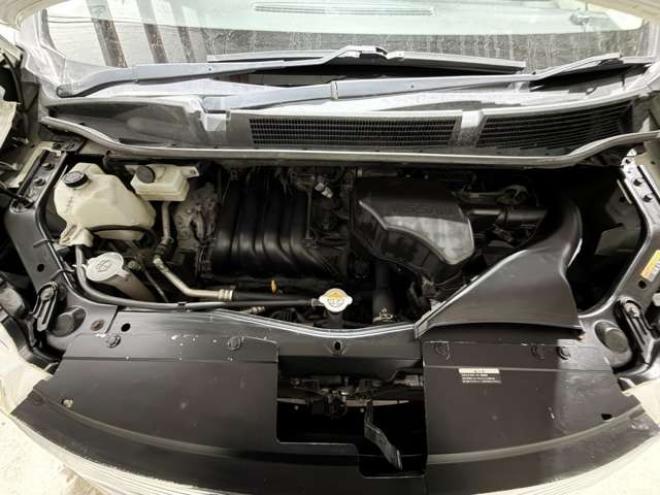 セレナ2.0 ハイウェイスター 4WD　防錆塗装4WD 2000