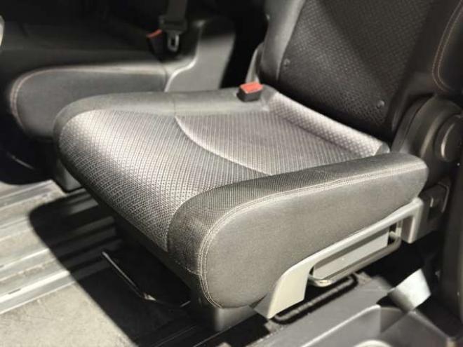 セレナ2.0 ハイウェイスター 4WD　防錆塗装4WD 2000