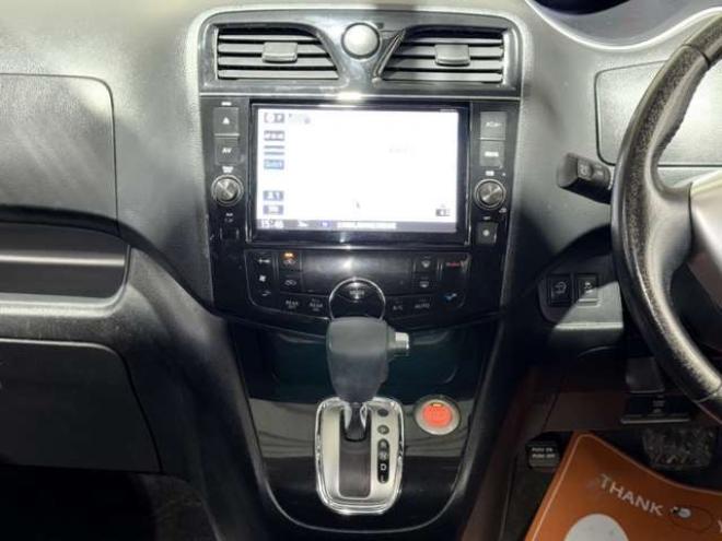 セレナ2.0 ハイウェイスター 4WD　防錆塗装4WD 2000