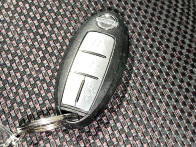 セレナ2.0 ハイウェイスター 4WD　防錆塗装4WD 2000