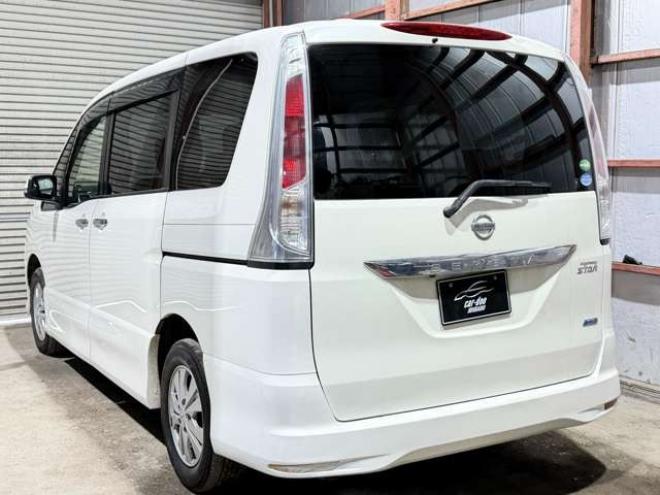 セレナ2.0 ハイウェイスター 4WD　防錆塗装4WD 2000