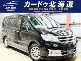 セレナ　2.0 ライダー Jパッケージ 4WD　防錆塗装4WDTVナビBカメETC夏冬タイヤ 2000
