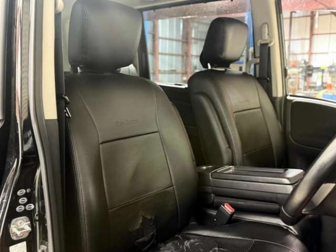 セレナ2.0 ライダー Jパッケージ 4WD　防錆塗装4WDTVナビBカメETC夏冬タイヤ 2000