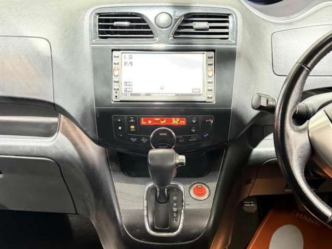 セレナ2.0 ライダー Jパッケージ 4WD　防錆塗装4WDTVナビBカメETC夏冬タイヤ 2000